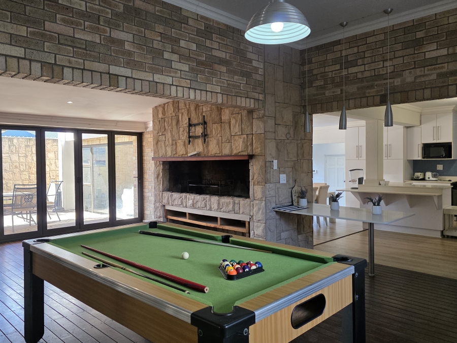 5 Bedroom Property for Sale in Wavecrest Eastern Cape